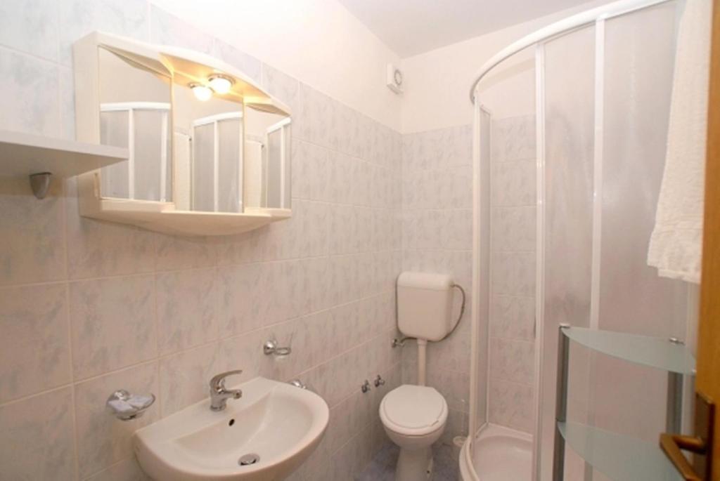 Guest House Katarina Malinska Zimmer foto